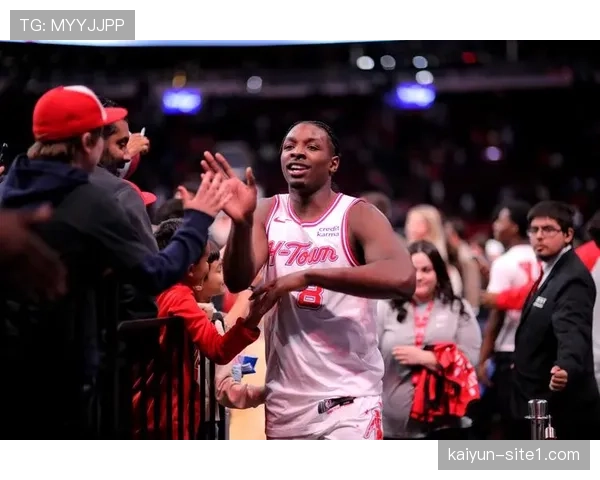 阿门18篮板创生涯新高 火箭内线战术因申京状态起伏而调整